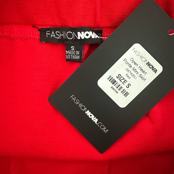 NEW Fashion Nova Small Mini Skirt - Picture 3 of 4